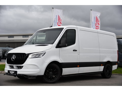 Mercedes-Benz Sprinter 319 V6 3.0 CDI L2H1 RWD AMG Edition Camera, Cruise, Carplay, LED, 10,5'' Mbux, 3500kg Trekhaak, Standkachel, Multimedia, Stoelverwarming, Automaat, Uniek!
