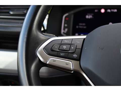 Volkswagen Transporter 2.0 TDI L2H1 32 DC Caravelle Virtual, Adaptieve Cruise, Carplay, LED, Leder, 2 x Electrische deur, Automaat, Clima, Stoelverwarming, Uniek! Bulli / Highline