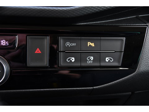 Volkswagen Transporter 2.0 TDI L2H1 32 DC Caravelle Virtual, Adaptieve Cruise, Carplay, LED, Leder, 2 x Electrische deur, Automaat, Clima, Stoelverwarming, Uniek! Bulli / Highline