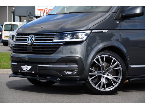 Volkswagen Transporter 2.0 TDI L2H1 32 DC Caravelle Virtual, Adaptieve Cruise, Carplay, LED, Leder, 2 x Electrische deur, Automaat, Clima, Stoelverwarming, Uniek! Bulli / Highline