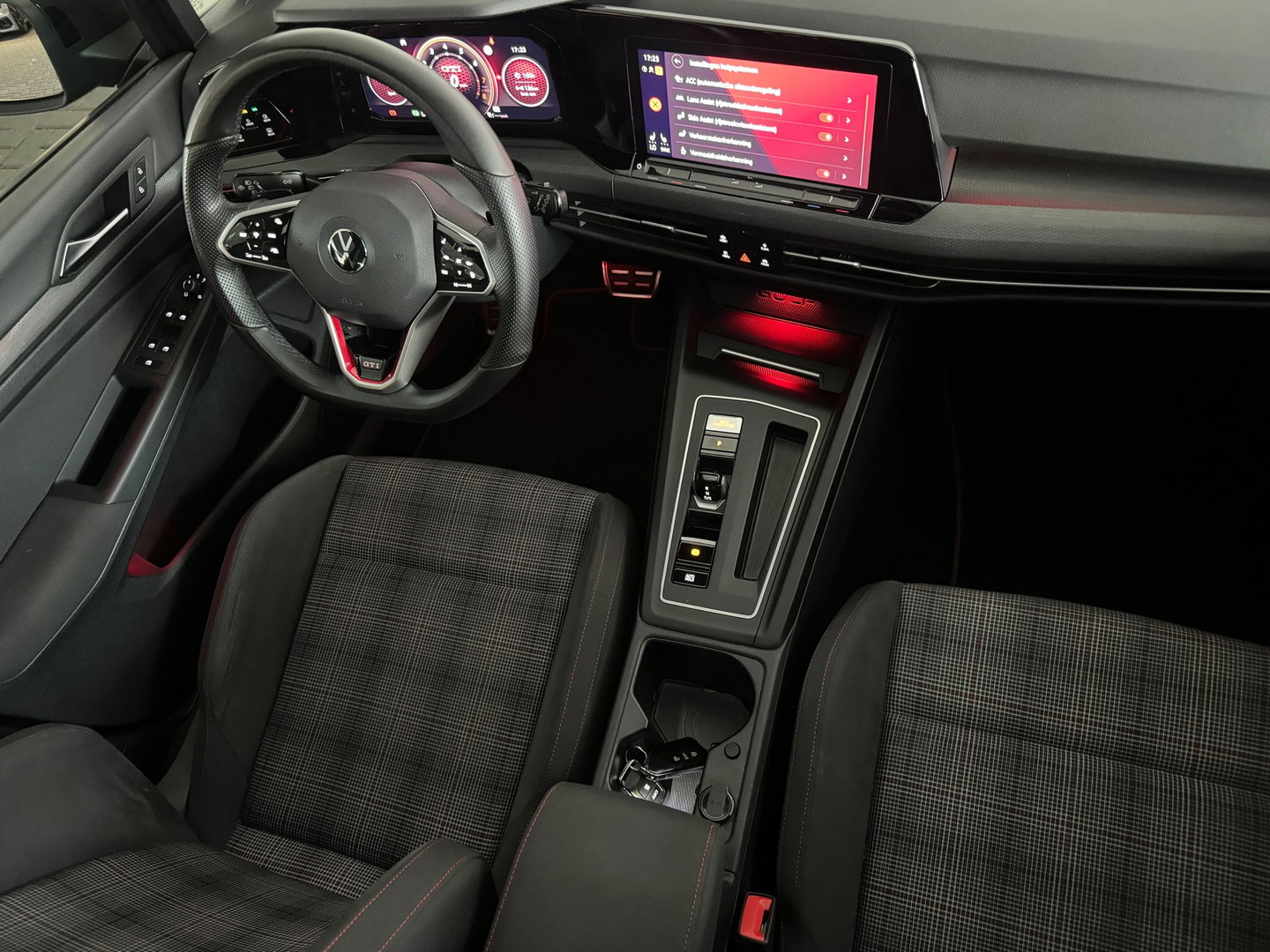 Volkswagen Golf 2.0 TSI GTI Pano|HuD|H/K|Keyless|Blindspot|ACC|Lane