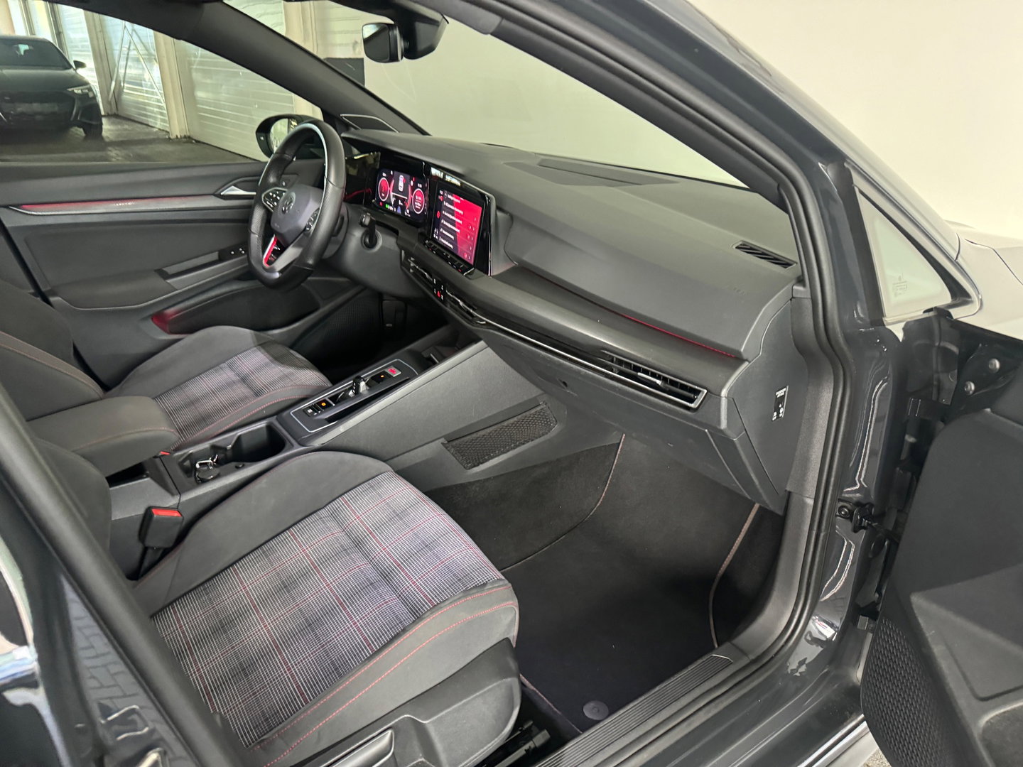 Volkswagen Golf 2.0 TSI GTI Pano|HuD|H/K|Keyless|Blindspot|ACC|Lane