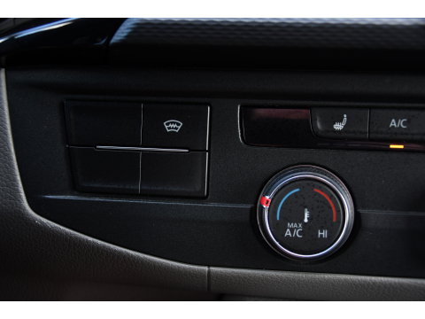Volkswagen Transporter 2.0 TDI L2H1 30 Bulli Black Edition Virtual, Adaptieve Cruise, Camera, LED, Stoelverwarming, Trekhaak, Automaat, Multimedia, 150pk, Uniek!