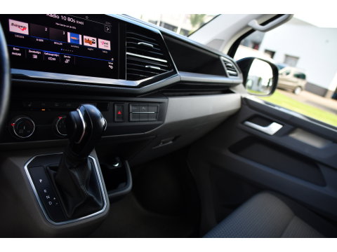 Volkswagen Transporter 2.0 TDI L2H1 30 Bulli Black Edition Virtual, Adaptieve Cruise, Camera, LED, Stoelverwarming, Trekhaak, Automaat, Multimedia, 150pk, Uniek!