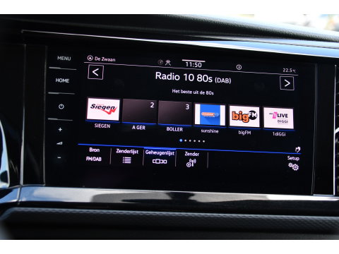 Volkswagen Transporter 2.0 TDI L2H1 30 Bulli Black Edition Virtual, Adaptieve Cruise, Camera, LED, Stoelverwarming, Trekhaak, Automaat, Multimedia, 150pk, Uniek!