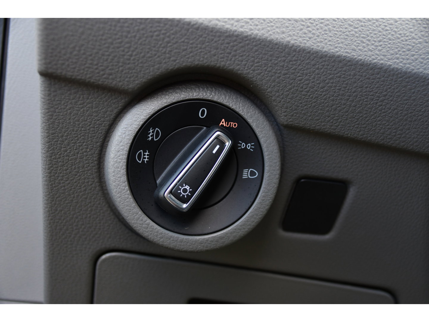 Volkswagen Transporter 2.0 TDI L2H1 30 Bulli Black Edition Virtual, Adaptieve Cruise, Camera, LED, Stoelverwarming, Trekhaak, Automaat, Multimedia, 150pk, Uniek!