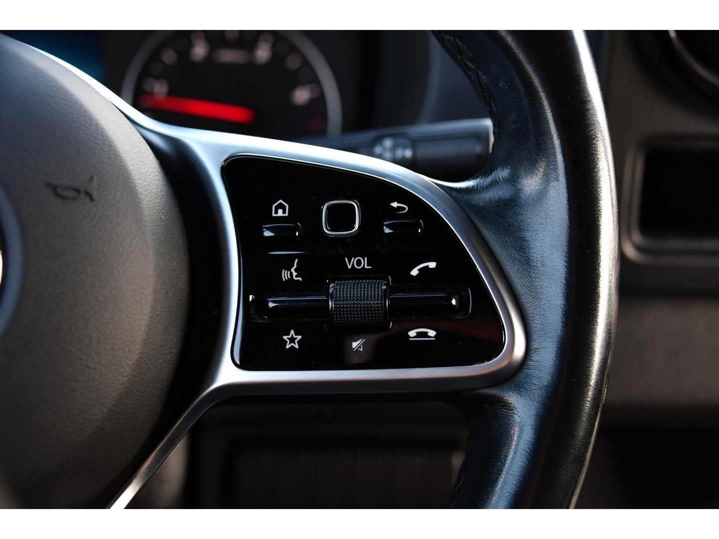 Mercedes-Benz Sprinter 317 1.9 CDI L2H2 RWD Black Edition Camera, Cruise, Carplay, LED, Automaat, Mbux, 170pk, Trekhaak, Uniek!