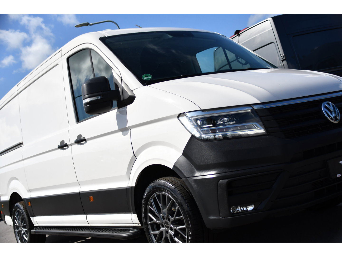 Volkswagen Crafter 35 2.0 TDI L3H2 PB Edition Camera, Cruise, Carplay, LED, Stoelverwarming, Clima, Multimedia, 177pk, Automaat, Uniek!