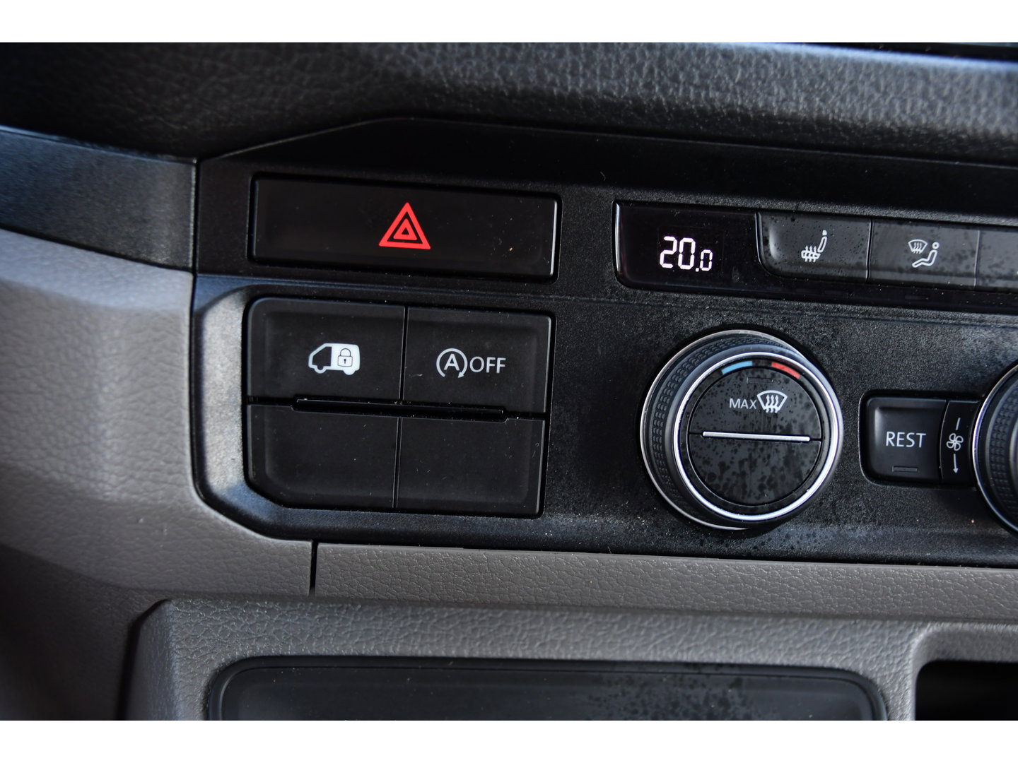 Volkswagen Crafter 35 2.0 TDI L3H2 PB Edition Camera, Cruise, Carplay, LED, Stoelverwarming, Clima, Multimedia, 177pk, Automaat, Uniek!