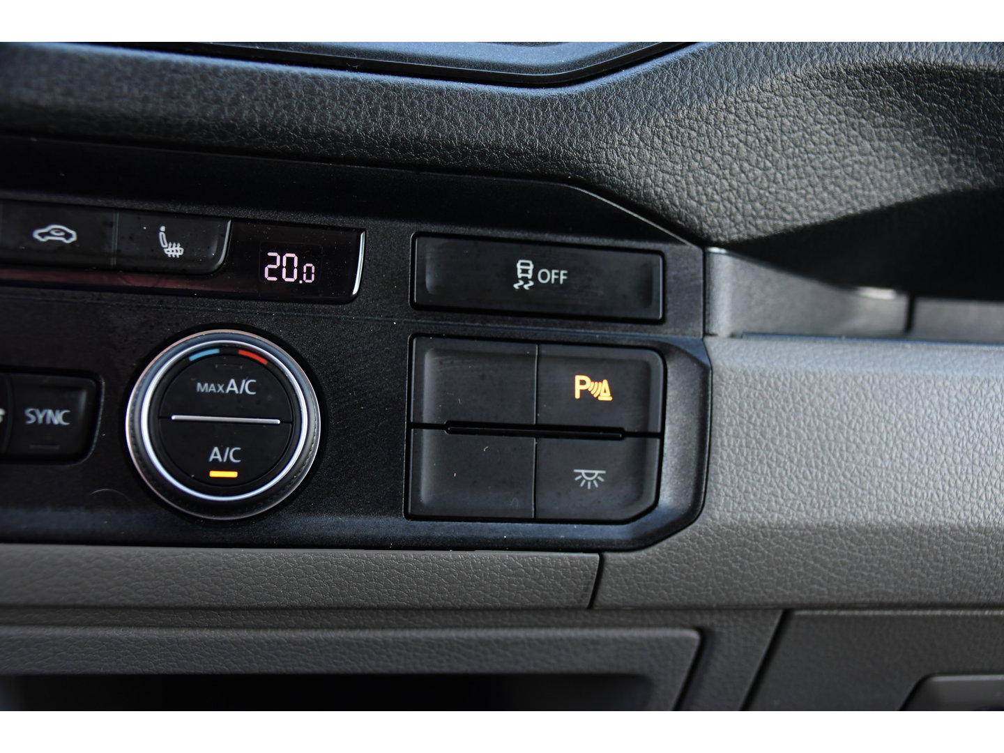 Volkswagen Crafter 35 2.0 TDI L3H2 PB Edition Camera, Cruise, Carplay, LED, Stoelverwarming, Clima, Multimedia, 177pk, Automaat, Uniek!
