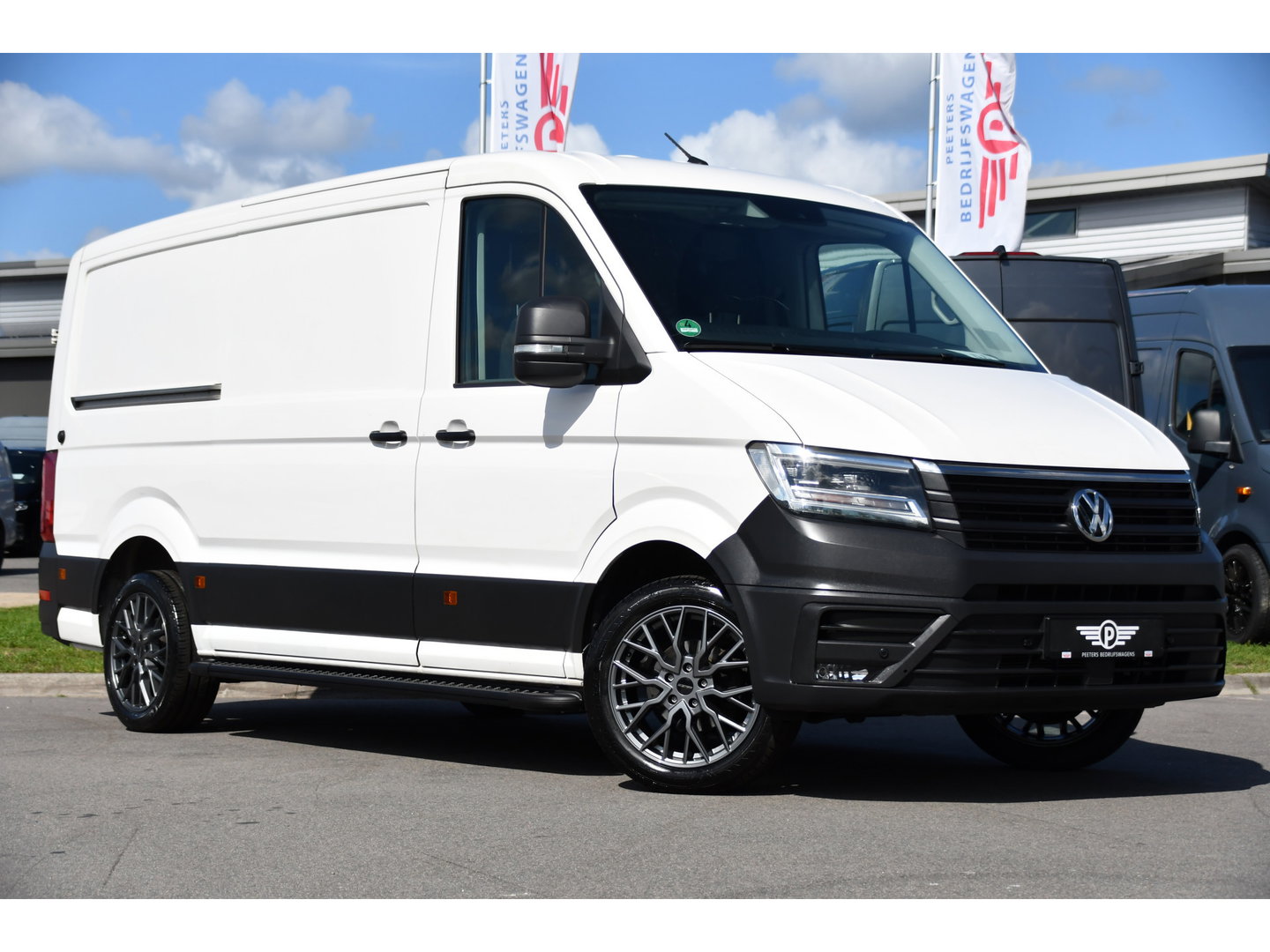 Volkswagen Crafter 35 2.0 TDI L3H2 PB Edition Camera, Cruise, Carplay, LED, Stoelverwarming, Clima, Multimedia, 177pk, Automaat, Uniek!