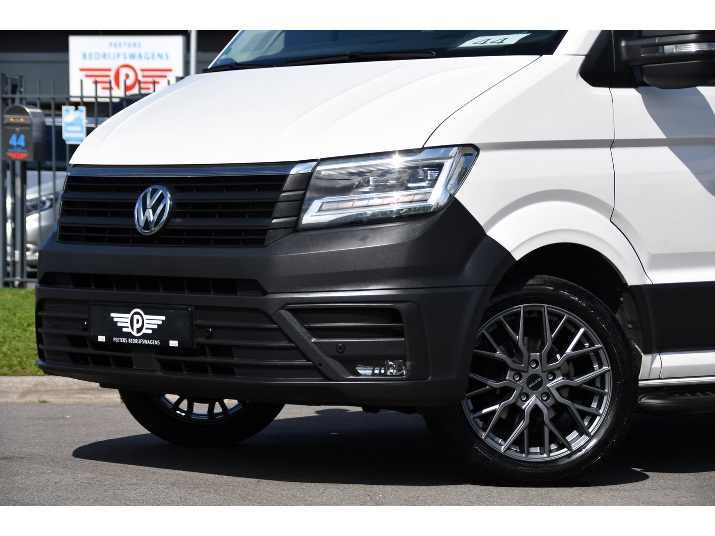 Volkswagen Crafter 35 2.0 TDI L3H2 PB Edition Camera, Cruise, Carplay, LED, Stoelverwarming, Clima, Multimedia, 177pk, Automaat, Uniek!