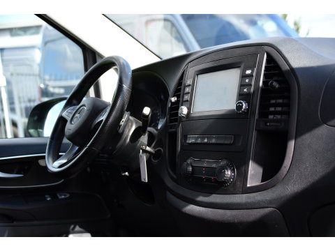 Mercedes-Benz Vito 114 CDI L2 PB Edition Camera, Cruise, Carplay, Multimedia, Automaat, Trekhaak, 136pk, Sensoren, Uniek!