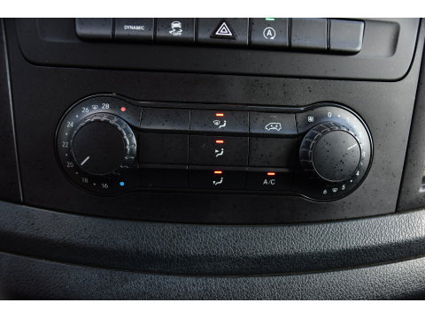 Mercedes-Benz Vito 114 CDI L2 PB Edition Camera, Cruise, Carplay, Multimedia, Automaat, Trekhaak, 136pk, Sensoren, Uniek!