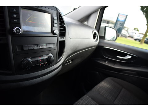 Mercedes-Benz Vito 114 CDI L2 PB Edition Camera, Cruise, Carplay, Multimedia, Automaat, Trekhaak, 136pk, Sensoren, Uniek!