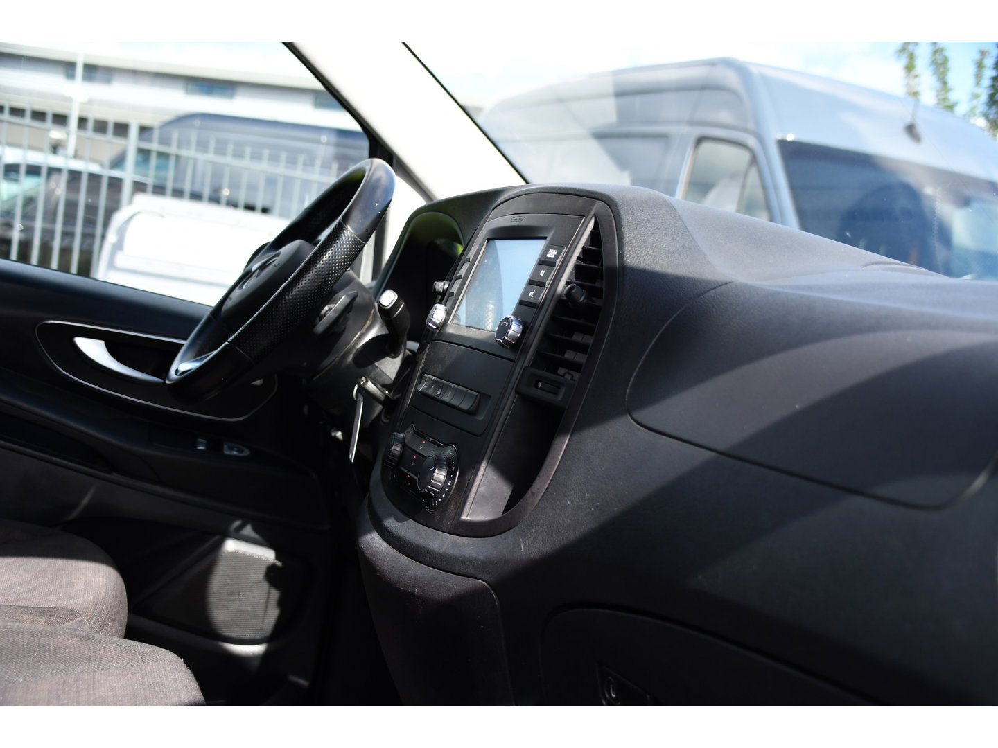 Mercedes-Benz Vito 114 CDI L2 PB Edition Camera, Cruise, Carplay, Multimedia, Automaat, Trekhaak, 136pk, Sensoren, Uniek!