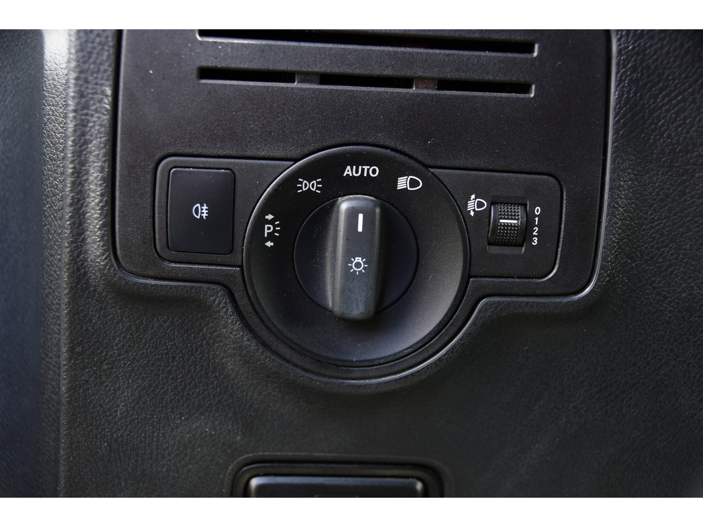 Mercedes-Benz Vito 114 CDI L2 PB Edition Camera, Cruise, Carplay, Multimedia, Automaat, Trekhaak, 136pk, Sensoren, Uniek!