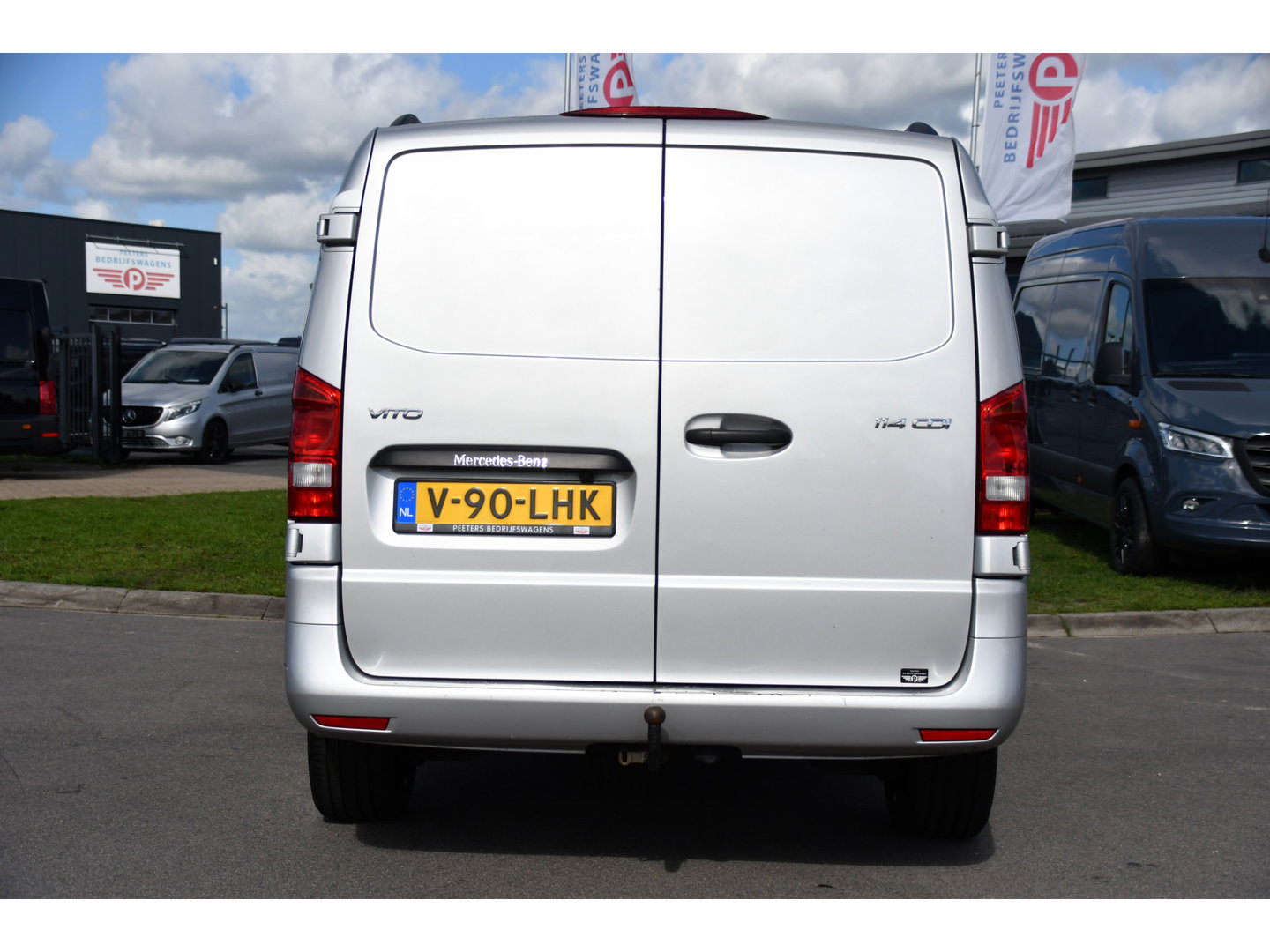 Mercedes-Benz Vito 114 CDI L2 PB Edition Camera, Cruise, Carplay, Multimedia, Automaat, Trekhaak, 136pk, Sensoren, Uniek!