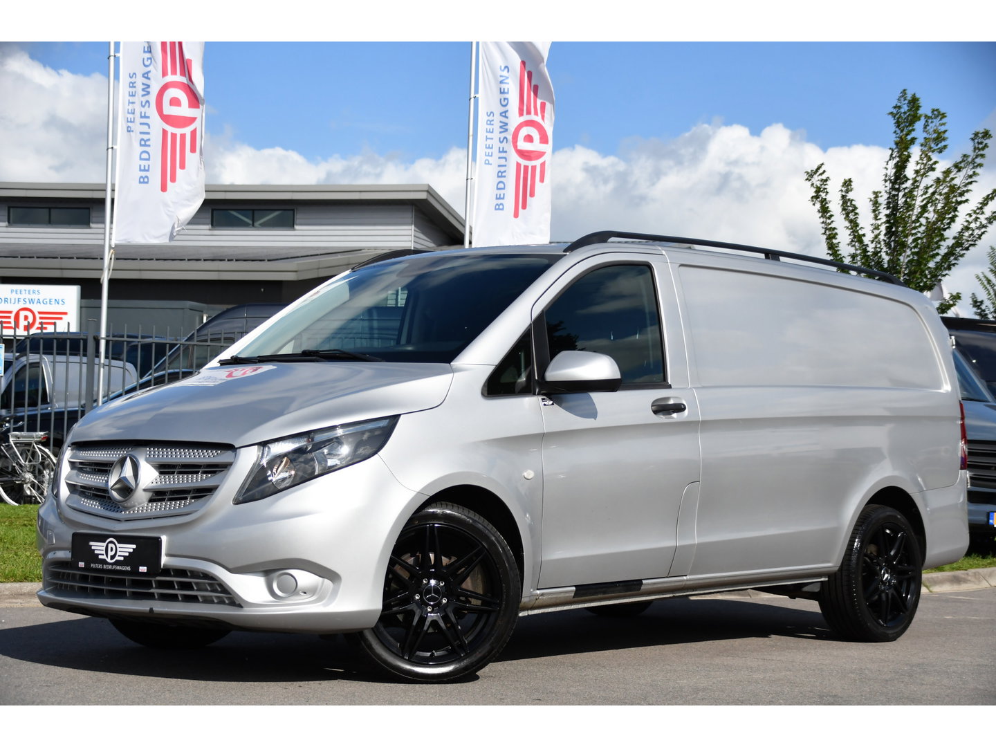 Mercedes-Benz Vito 114 CDI L2 PB Edition Camera, Cruise, Carplay, Multimedia, Automaat, Trekhaak, 136pk, Sensoren, Uniek!