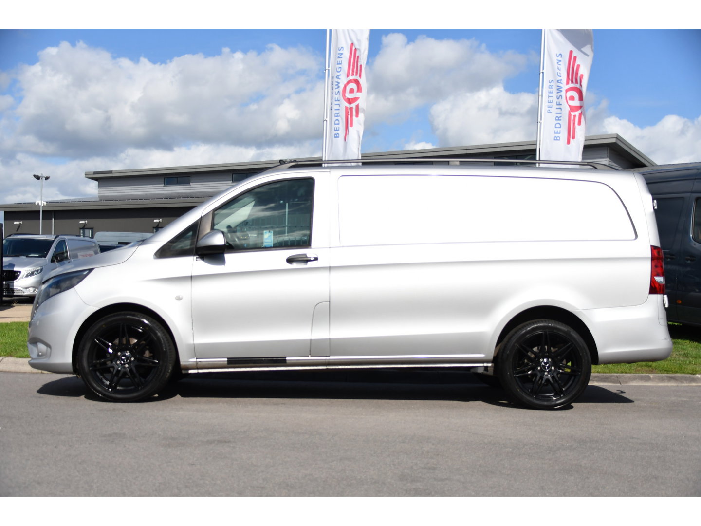 Mercedes-Benz Vito 114 CDI L2 PB Edition Camera, Cruise, Carplay, Multimedia, Automaat, Trekhaak, 136pk, Sensoren, Uniek!