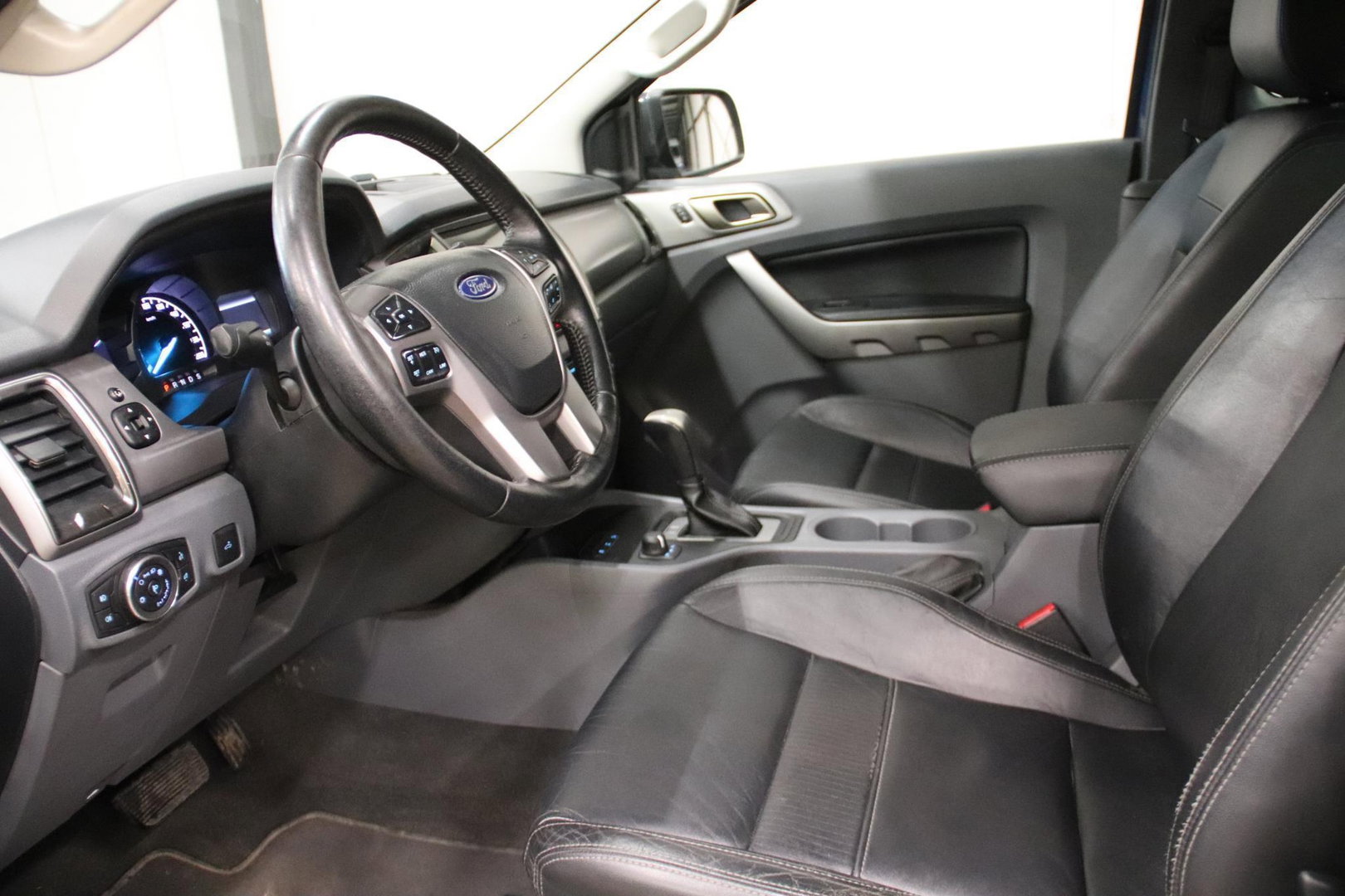 Ford Ranger 2.2 TDCi AUTOMAAT 3500KG TREKVERMOGEN Ford Ranger 2.2 TDCi AUTOMAAT 2.2 TDCi Limited Supercab