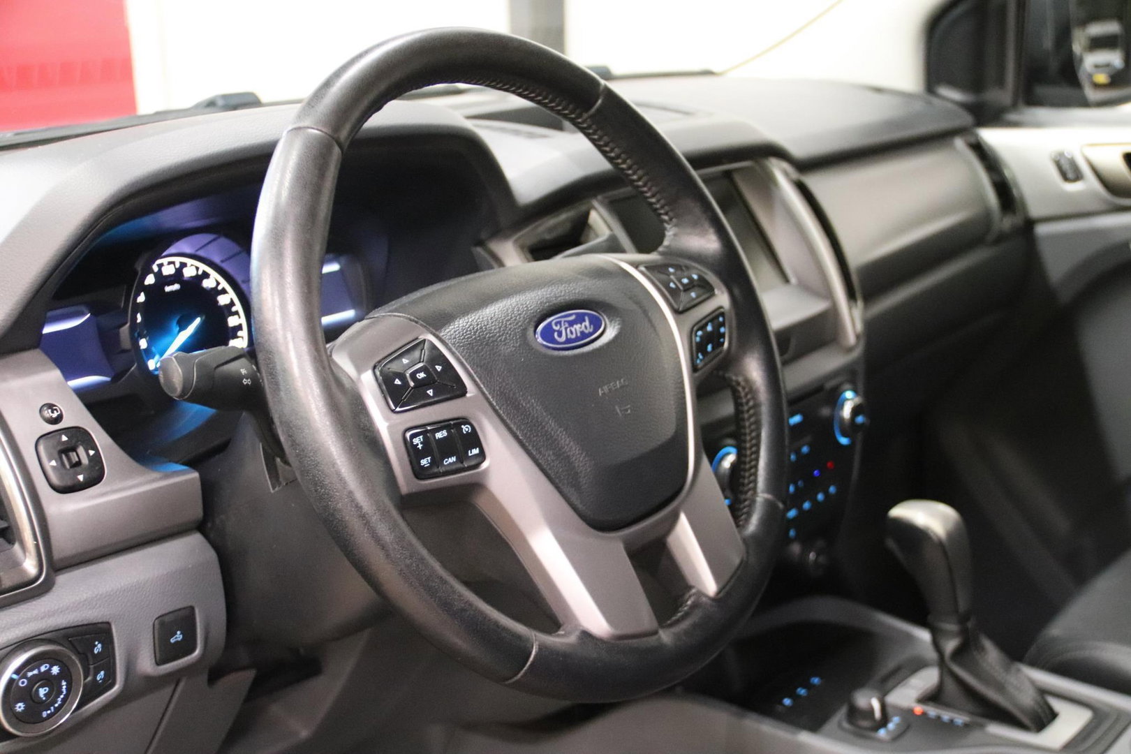 Ford Ranger 2.2 TDCi AUTOMAAT 3500KG TREKVERMOGEN Ford Ranger 2.2 TDCi AUTOMAAT 2.2 TDCi Limited Supercab