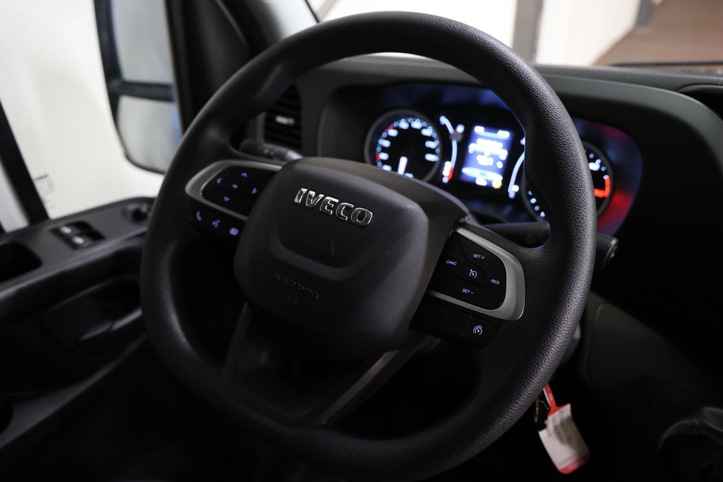 Iveco Daily 35C16 3.0 BAKWAGEN MEUBELBAK MET LAADKLEP ZIJDEUR
