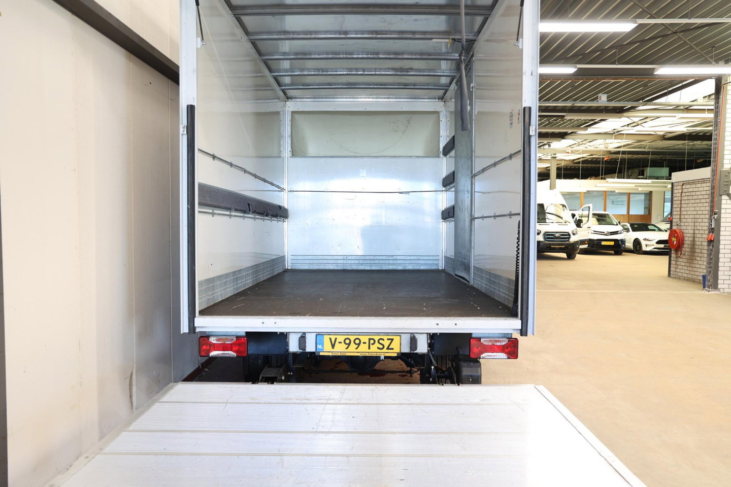 Iveco Daily 35C16 3.0 BAKWAGEN MEUBELBAK MET LAADKLEP ZIJDEUR
