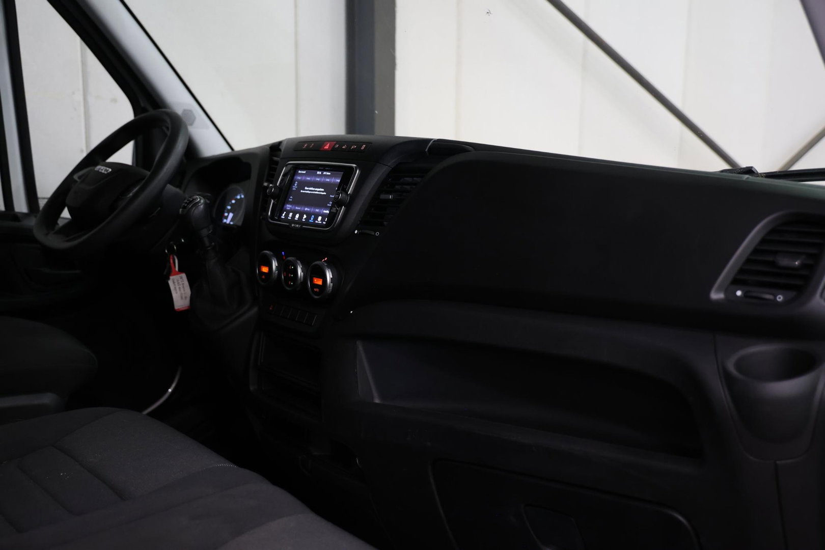 Iveco Daily 35C16 3.0 BAKWAGEN MEUBELBAK MET LAADKLEP ZIJDEUR