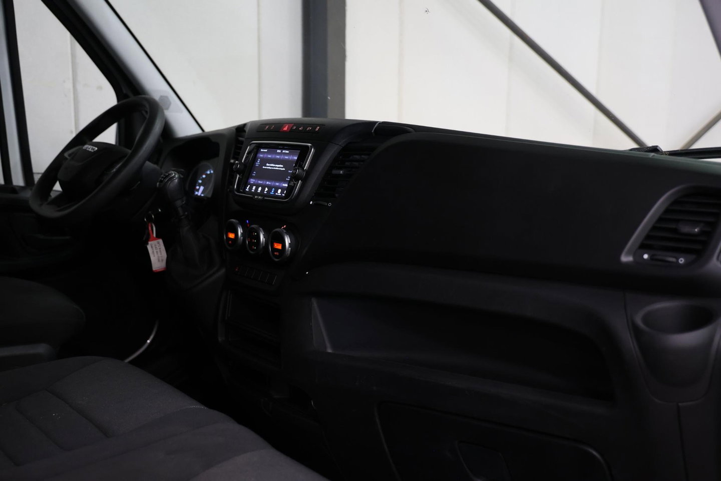 Iveco Daily 35C16 3.0 BAKWAGEN MEUBELBAK MET LAADKLEP ZIJDEUR