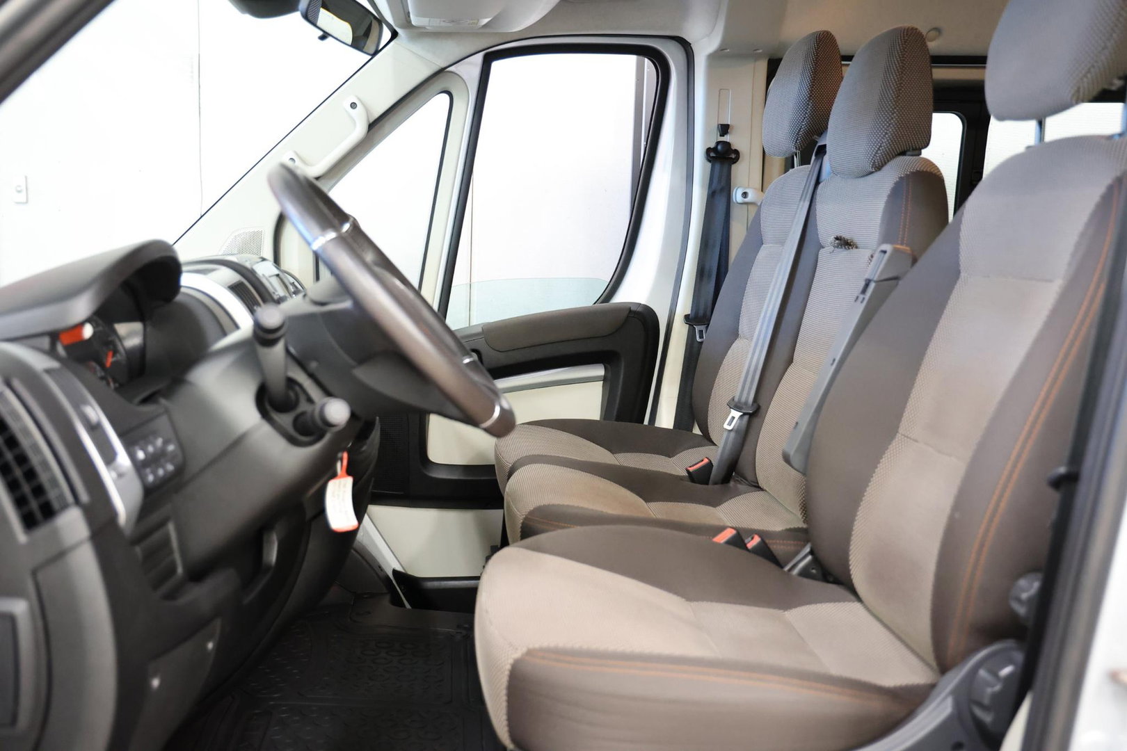 Peugeot Boxer 141 PK PERSONENBUS 9 PERSOONS