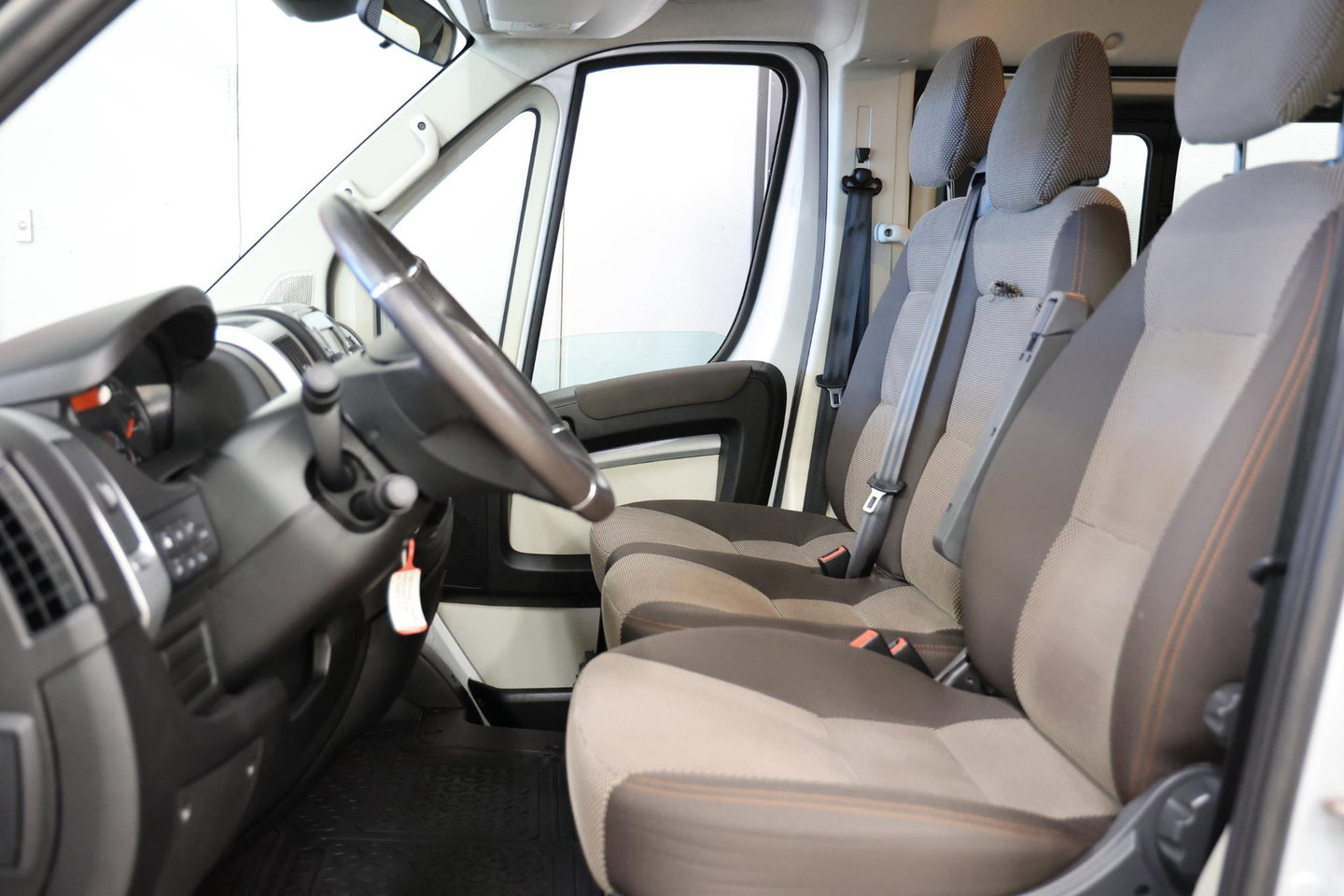 Peugeot Boxer 141 PK PERSONENBUS 9 PERSOONS