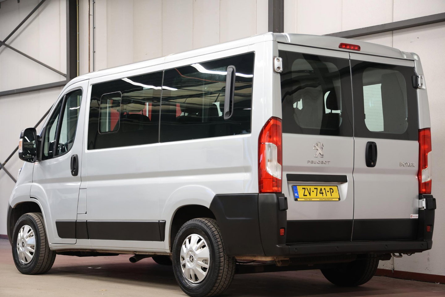 Peugeot Boxer 2.2 BlueHDI 9 Persoons Personenvervoer