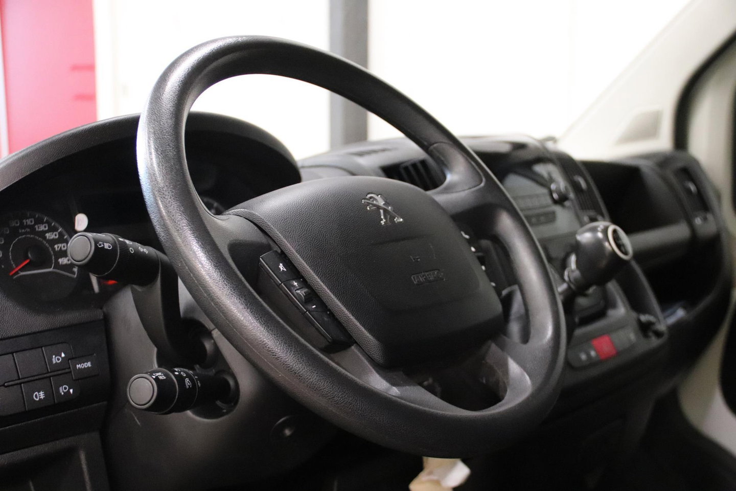 Peugeot Boxer L2H2 DUBBEL CABINE DC 7 personen IMPERIAAL Peugeot Boxer L2H2 DUBBEL CABINE 7 personen met IMPERIAAL