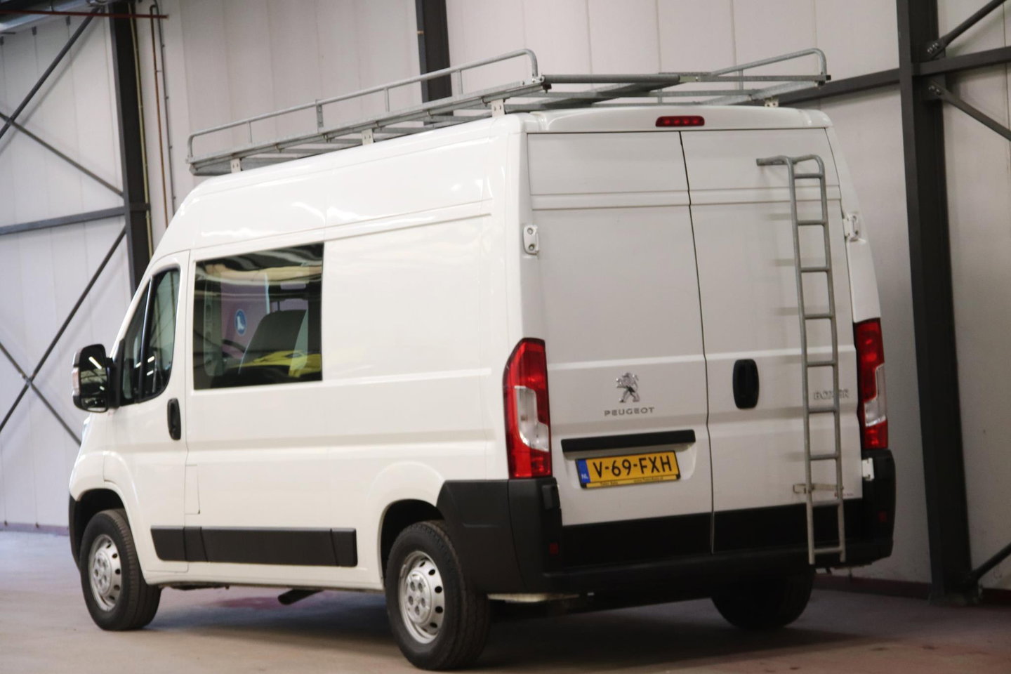 Peugeot Boxer L2H2 DUBBEL CABINE DC 7 personen IMPERIAAL Peugeot Boxer L2H2 DUBBEL CABINE 7 personen met IMPERIAAL