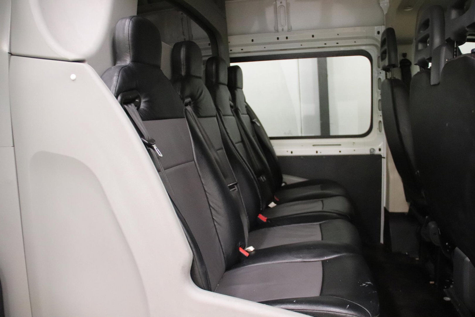 Peugeot Boxer L2H2 DUBBEL CABINE DC 7 personen IMPERIAAL Peugeot Boxer L2H2 DUBBEL CABINE 7 personen met IMPERIAAL