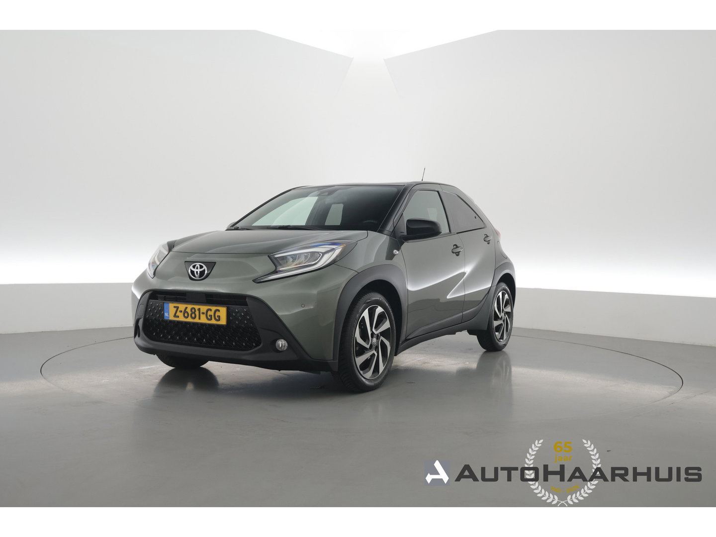 Toyota Aygo X 1.0 VVT-i MT Envy | Rijklaar! | Adapt. Cruise | Two-Tone | Camera | Stoelverw. | Navi | Keyless | Apple CarPlay | All Season
