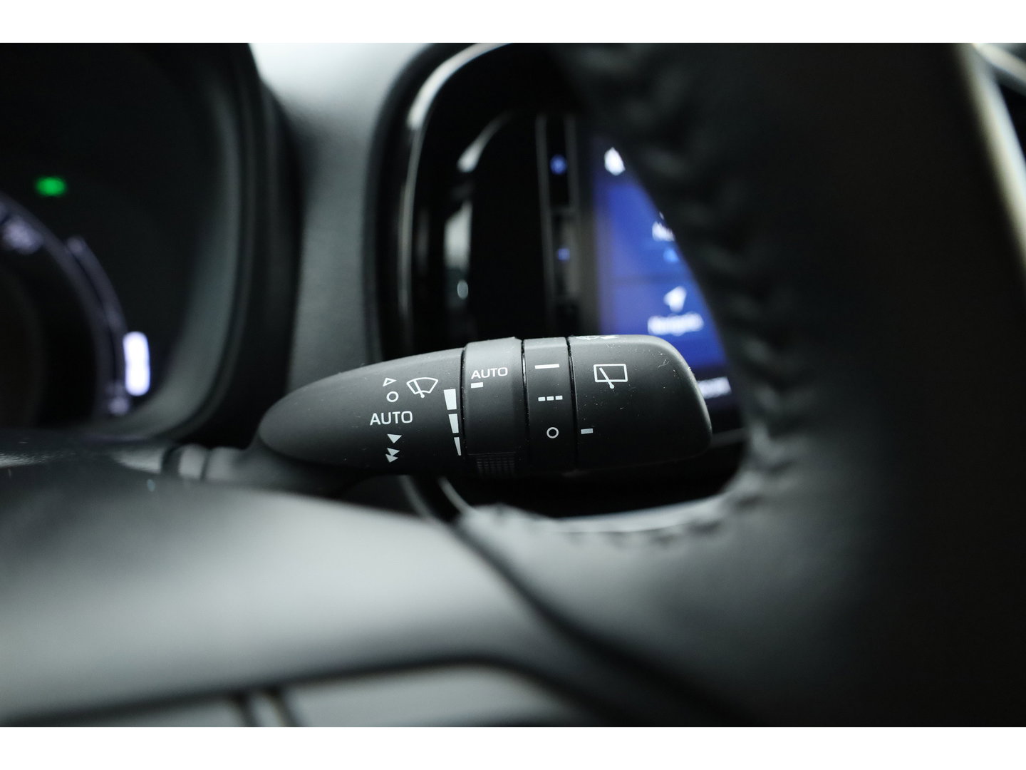 Toyota Aygo X 1.0 VVT-i MT Envy | Rijklaar! | Adapt. Cruise | Two-Tone | Camera | Stoelverw. | Navi | Keyless | Apple CarPlay | All Season