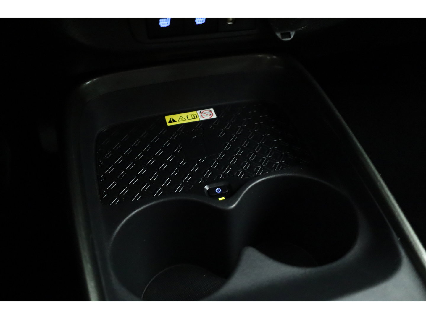 Toyota Aygo X 1.0 VVT-i MT Envy | Rijklaar! | Adapt. Cruise | Two-Tone | Camera | Stoelverw. | Navi | Keyless | Apple CarPlay | All Season