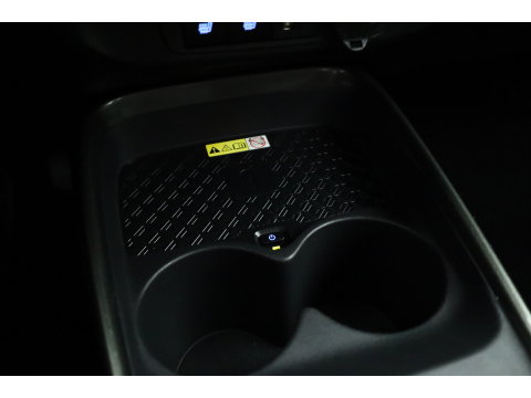 Toyota Aygo X 1.0 VVT-i MT Envy | Rijklaar! | Adapt. Cruise | Two-Tone | Camera | Stoelverw. | Navi | Keyless | Apple CarPlay | All Season