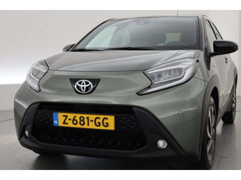 Toyota Aygo X 1.0 VVT-i MT Envy | Rijklaar! | Adapt. Cruise | Two-Tone | Camera | Stoelverw. | Navi | Keyless | Apple CarPlay | All Season