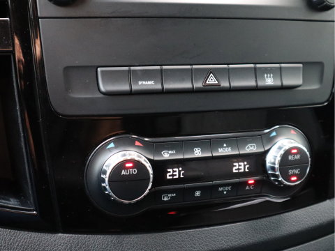 Mercedes-Benz EVITO TOURER 90 kWh Pro - 8 Persoons Kombi - incl.Taxi pakket - L2 Lang