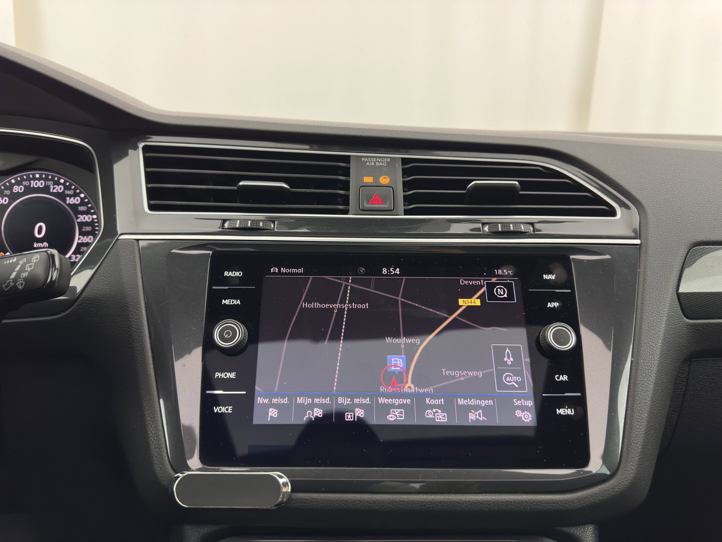 Volkswagen Tiguan 1.5 TSI ACT R-Line Highline Business ⚠️Engine noise / tilting piston⚠️(INCL.BTW) Aut. *PANO | ADAPTIVE-CRUISE | FULL-LED | HEATED-COMFORTSEATS | KEYLESS | DIGI-COCKPIT | CAMERA | NAVI-FULLMAP | PRIVACY-GLASS | SHIFT-PADDLES | 19