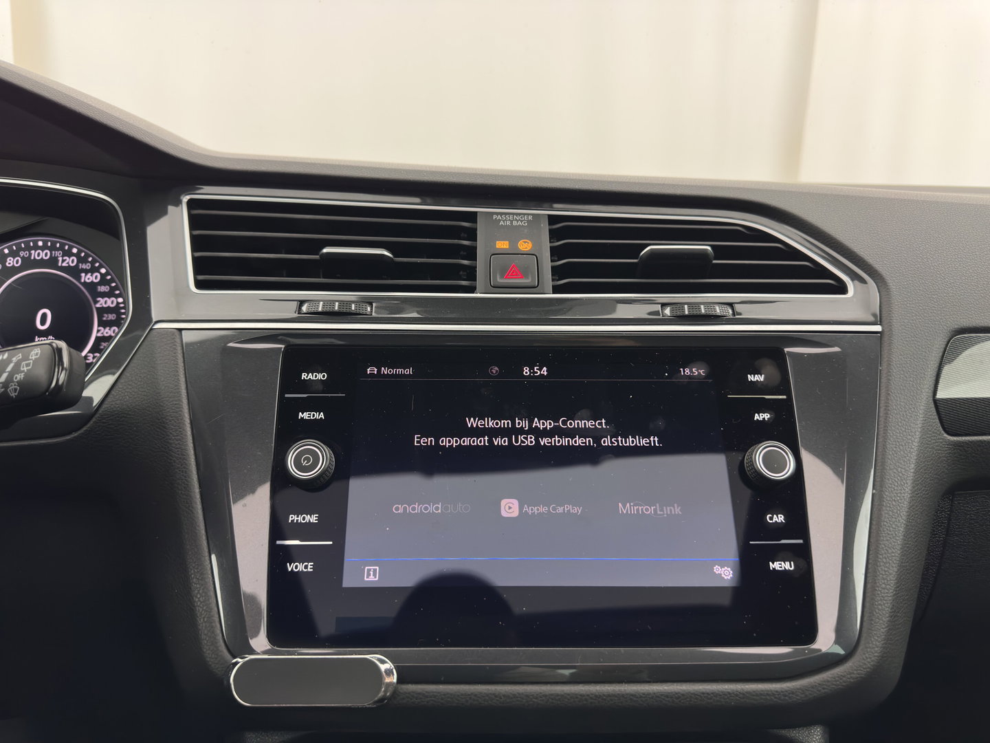 Volkswagen Tiguan 1.5 TSI ACT R-Line Highline Business ⚠️Engine noise / tilting piston⚠️(INCL.BTW) Aut. *PANO | ADAPTIVE-CRUISE | FULL-LED | HEATED-COMFORTSEATS | KEYLESS | DIGI-COCKPIT | CAMERA | NAVI-FULLMAP | PRIVACY-GLASS | SHIFT-PADDLES | 19