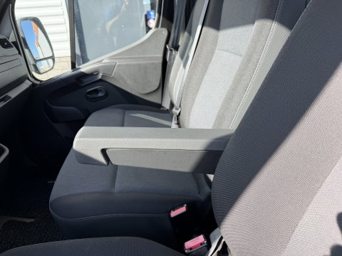 Renault Master T35 2.3 dCi 165pk L3 Energy EURO VI / vaste prijs rijklaar € 21.950 ex / lease vanaf € 358 / airco / cruise / navi / zwart metallic / pickup / plateau 375cm L x 210 cm B / euro 6