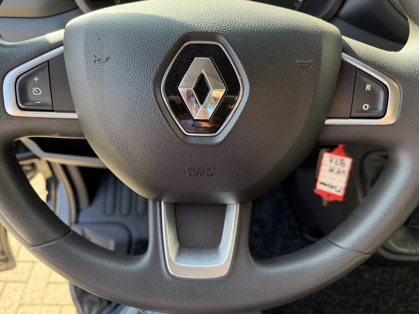 Renault Master T35 2.3 dCi 165pk L3 Energy EURO VI / vaste prijs rijklaar € 21.950 ex / lease vanaf € 358 / airco / cruise / navi / zwart metallic / pickup / plateau 375cm L x 210 cm B / euro 6