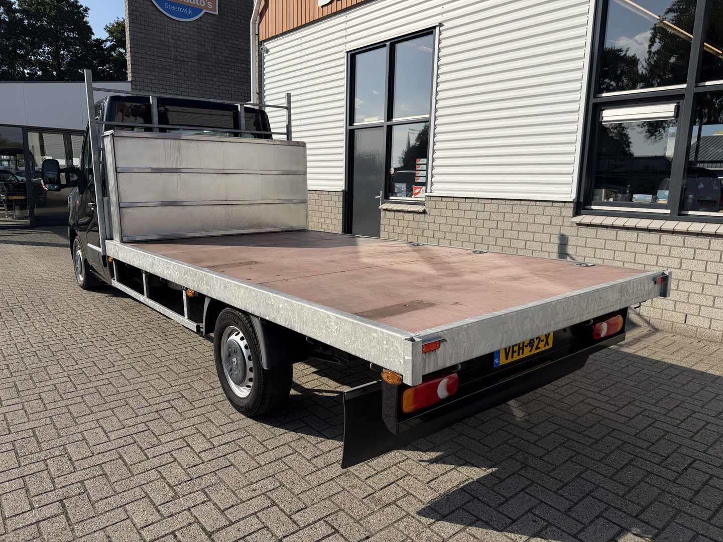 Renault Master T35 2.3 dCi 165pk L3 Energy EURO VI / vaste prijs rijklaar € 21.950 ex / lease vanaf € 358 / airco / cruise / navi / zwart metallic / pickup / plateau 375cm L x 210 cm B / euro 6