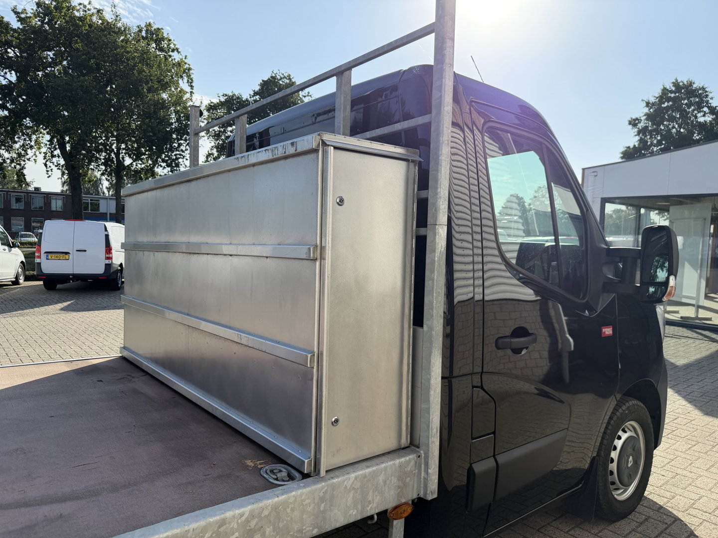 Renault Master T35 2.3 dCi 165pk L3 Energy EURO VI / vaste prijs rijklaar € 21.950 ex / lease vanaf € 358 / airco / cruise / navi / zwart metallic / pickup / plateau 375cm L x 210 cm B / euro 6