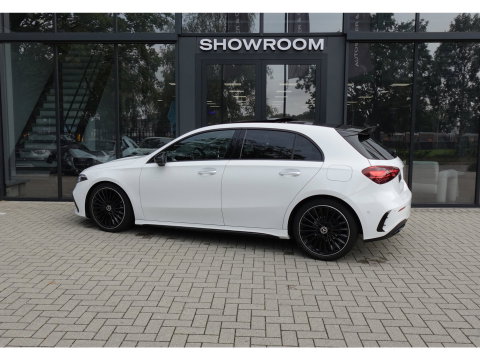 Mercedes-Benz A-Klasse 180 AMG Line PANO SFEER CAM