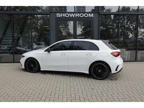 Mercedes-Benz A-Klasse 180 AMG Line PANO SFEER CAM